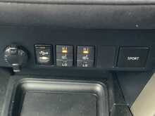 Toyota RAV4 D-4D Invincible - U6413