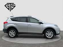 Toyota RAV4 D-4D Invincible - U6413