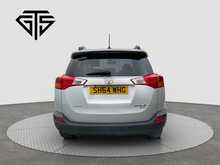 Toyota RAV4 D-4D Invincible - U6413