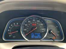 Toyota RAV4 D-4D Invincible - U6413