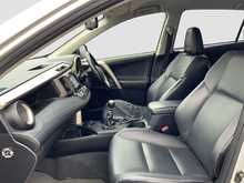Toyota RAV4 D-4D Invincible - U6413