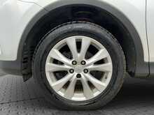 Toyota RAV4 D-4D Invincible - U6413