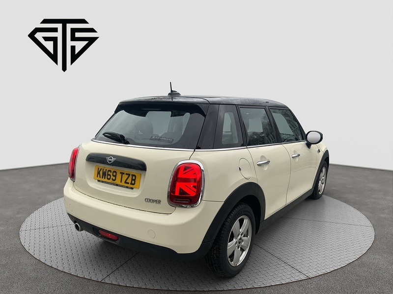 MINI Hatch Cooper Classic - U6570