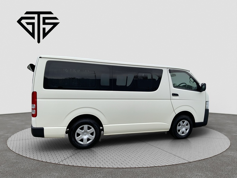 Toyota HiAce DX 4WD - U6709