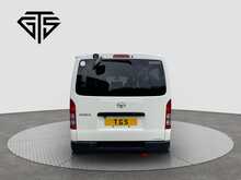 Toyota HiAce DX 4WD - U6709