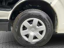 Toyota HiAce DX 4WD - U6709