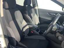 Nissan Qashqai dCi N-Connecta - U7439