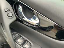 Nissan Qashqai dCi N-Connecta - U7439