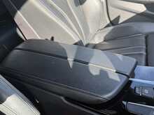 BMW 523D Touring M-Sports - U7515