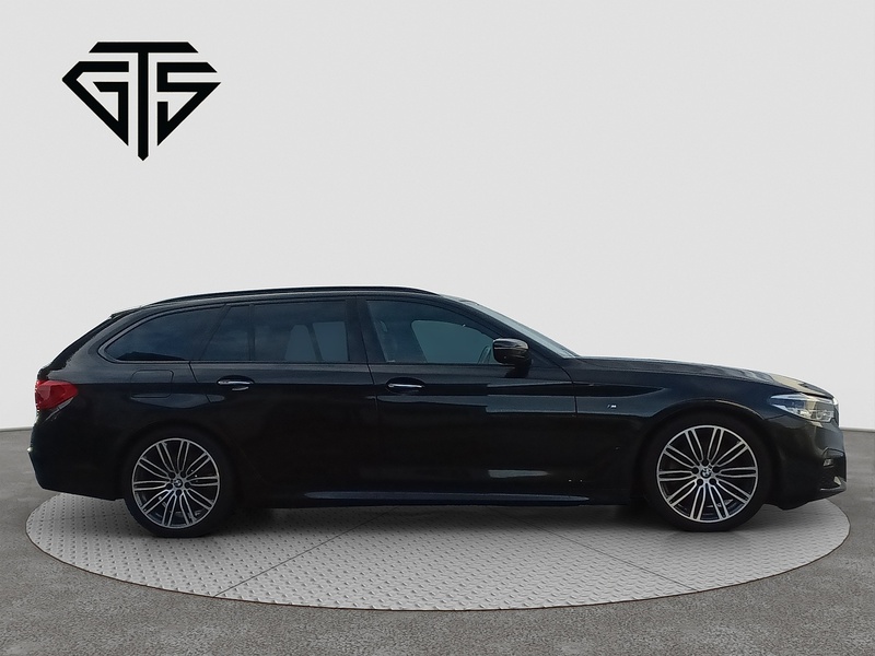 BMW 523D Touring M-Sports - U7515