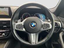 BMW 523D Touring M-Sports - U7515