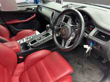 Porsche Macan Turbo Pdk - U7516