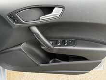 Audi A1 TFSI SE - U7654