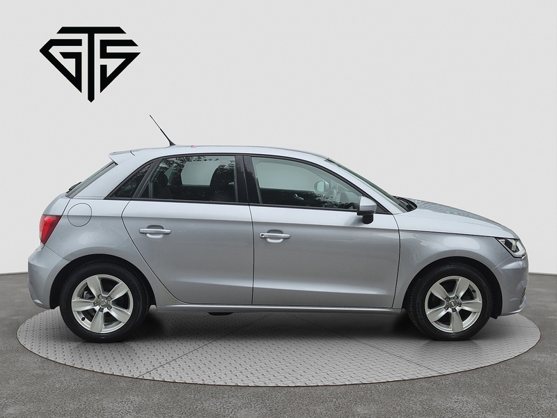 Audi A1 TFSI SE - U7654