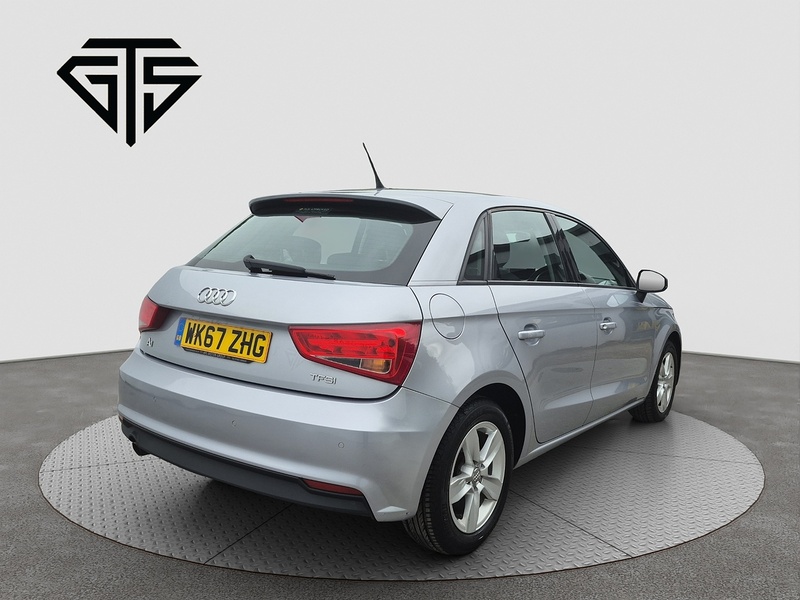 Audi A1 TFSI SE - U7654