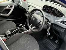 Peugeot 2008 VTi PureTech Active - U7655