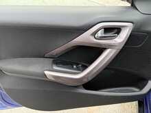 Peugeot 2008 VTi PureTech Active - U7655