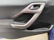 Peugeot 2008 VTi PureTech Active - U7655