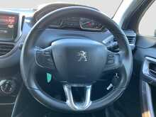 Peugeot 2008 VTi PureTech Active - U7655
