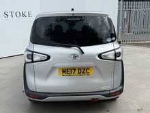 Toyota Sienta X V-Package - U7737