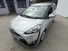 Toyota Sienta X V-Package - U7737