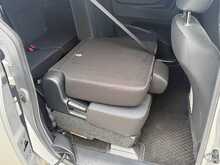 Toyota Sienta X V-Package - U7737