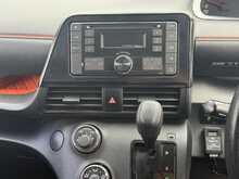 Toyota Sienta X V-Package - U7737