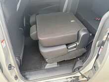 Toyota Sienta X V-Package - U7737