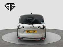 Toyota Sienta X V-Package - U7737