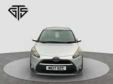Toyota Sienta X V-Package - U7737