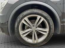 Volkswagen Tiguan TSI R-Line - U7739
