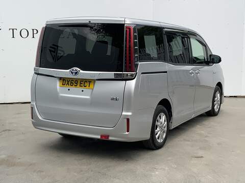 Toyota Noah X V-Package MPV 1.5 Automatic Petrol