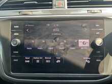 Volkswagen Tiguan TDI SEL - U7827