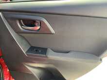 Toyota Auris VVT-h Design - U7835