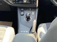 Toyota Auris VVT-h Design - U7835