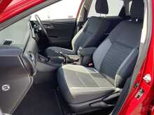 Toyota Auris VVT-h Design - U7835