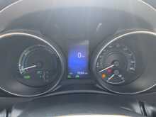 Toyota Auris VVT-h Design - U7835