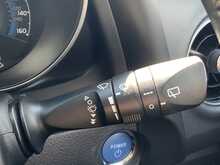 Toyota Auris VVT-h Design - U7835