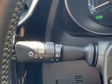 Toyota Auris VVT-h Design - U7835