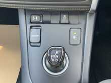 Toyota Auris VVT-h Design - U7835