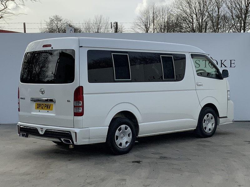 Toyota HiAce  - U7836