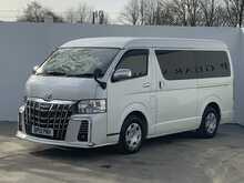 Toyota HiAce  - U7836