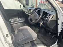 Toyota HiAce  - U7836