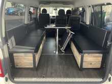 Toyota HiAce  - U7836