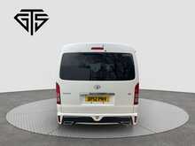 Toyota HiAce  - U7836