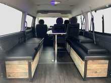 Toyota HiAce  - U7836