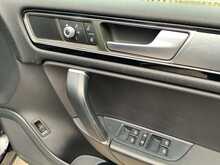 Volkswagen Touareg TDI V6 BlueMotion Tech R-Line - U7838