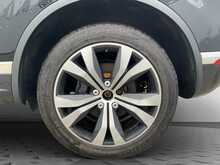 Volkswagen Touareg TDI V6 BlueMotion Tech R-Line - U7838