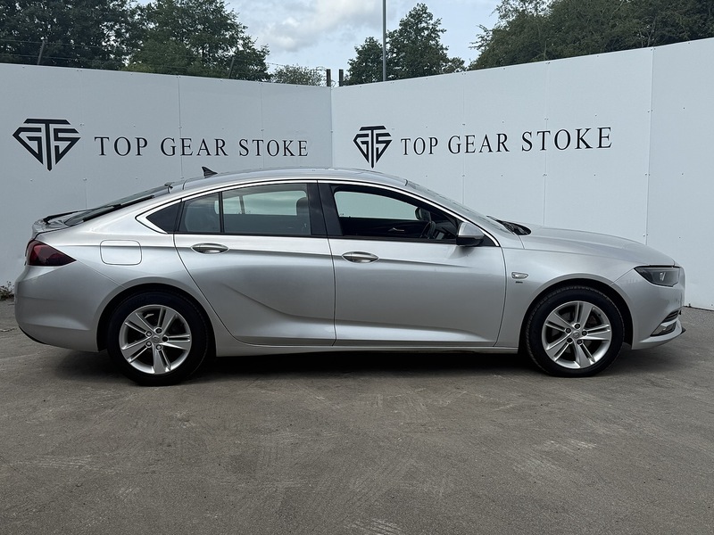 Vauxhall Insignia Turbo D BlueInjection SRi Nav - U7860