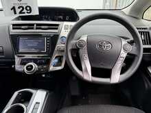 Toyota Prius Alpha S - U7867